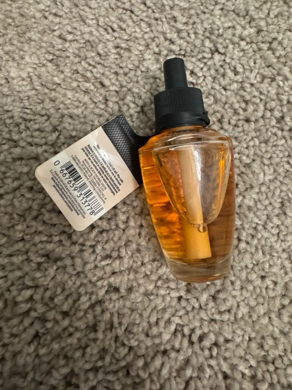 Bath and Body Works: White Pumpkin Wallflower Scent - Picture 3 of 3
